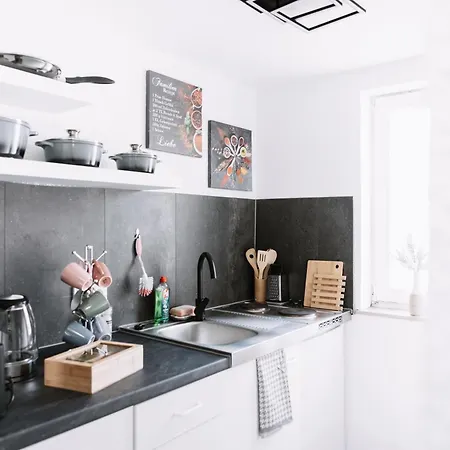 Mediterran Apartments-petit Verdot, Kanalstrasse 32, 36037 דירה